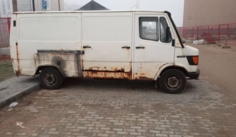 MersedezBenz 208D full