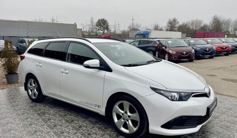 Toyota Auris full