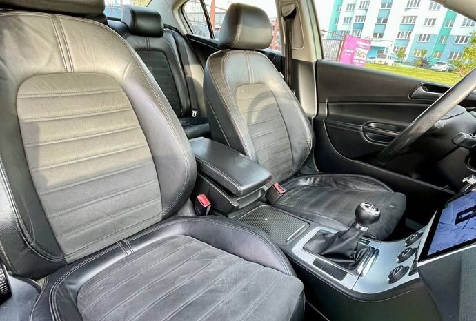 Volkswagen Passat B6 full