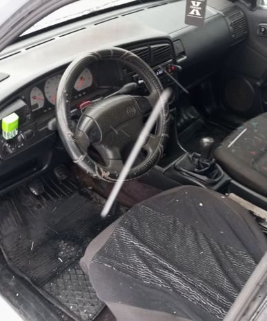 Volkswagen Passat B4 full