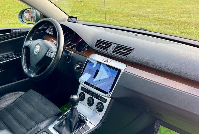 Volkswagen Passat B6 full