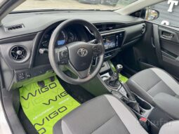 Toyota Auris full