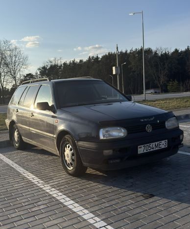 Volkswagen Golf III full