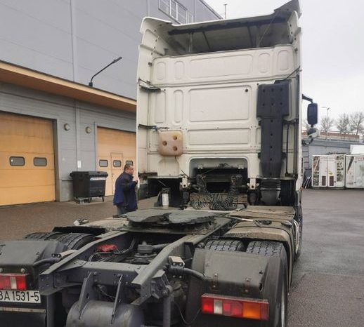 Седельный тягач DAF XF 105.410 full