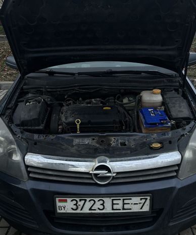 Opel Astra H full